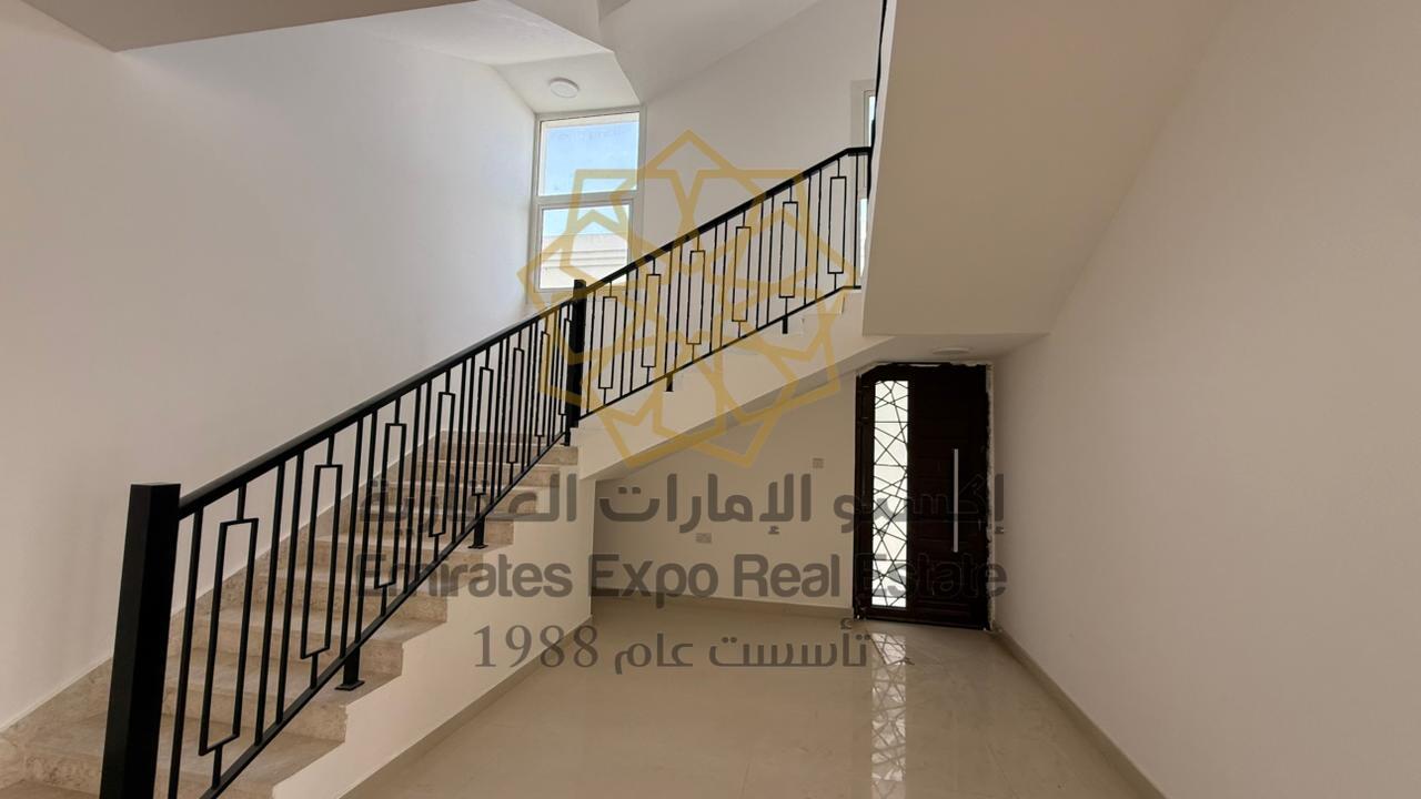 للبيع فيلا جديدة أول ساكن حجر طبيعي في جنوب الوثبة